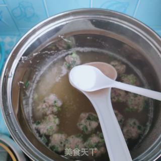 香菜羊肉丸子汤的做法步骤：9