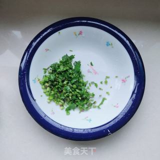 香菜羊肉丸子汤的做法步骤：2