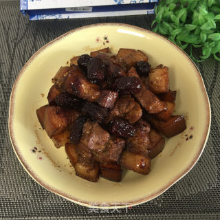 红茶枣香红烧肉的做法步骤：11