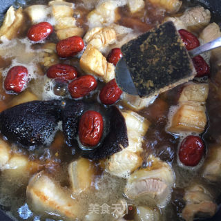 红茶枣香红烧肉的做法步骤：9