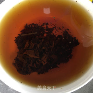红茶枣香红烧肉的做法步骤：6