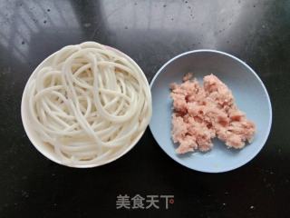 肉酱拌米粉的做法步骤：1