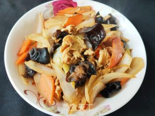 洋葱木耳炒鸡蛋的做法步骤：12
