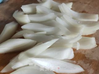 洋葱木耳炒鸡蛋的做法步骤：2