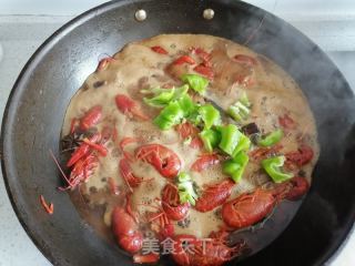 红烧小龙虾的做法步骤：9