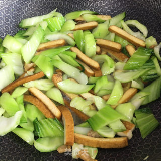 油渣香干炒青菜的做法步骤：4