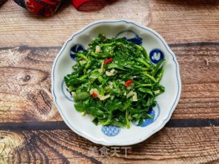 小米椒蒜蓉炒养心菜的做法步骤：10