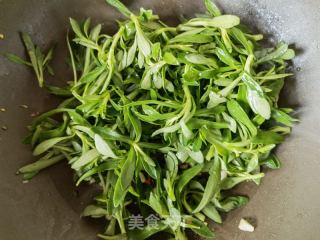 小米椒蒜蓉炒养心菜的做法步骤：6