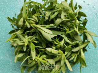 小米椒蒜蓉炒养心菜的做法步骤：1