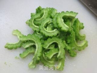 苦瓜炒双笋的做法步骤：5
