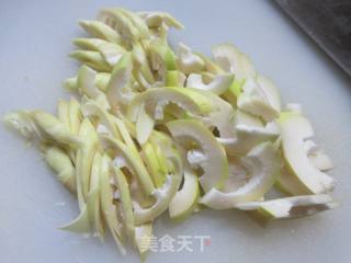 苦瓜炒双笋的做法步骤：3