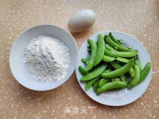 双黄蛋甜豆饼的做法步骤：1