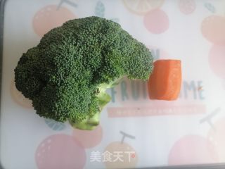 虾仁炒西兰花的做法步骤：1