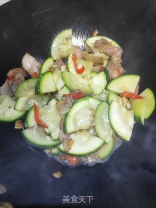 五花肉炒小南瓜的做法步骤：9