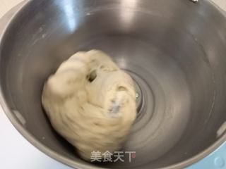 面包上作画，烤箱裱画的美食～佛卡夏面包的做法步骤：2