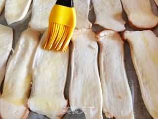 爆！杏鲍菇的神仙吃法，有烤箱就会～烤杏鲍菇的做法步骤：5