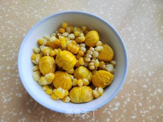 玉米板栗饭的做法步骤：1