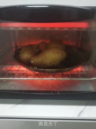 烤箱烤土豆的做法步骤：1
