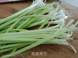 蒜香鸡肉的做法步骤：1