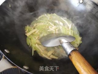 双笋炒鸡蛋的做法步骤：10
