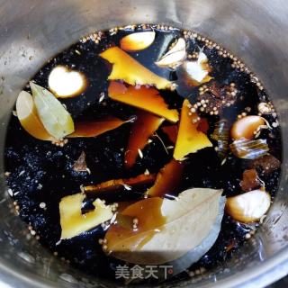 五香卤大排的做法步骤：4