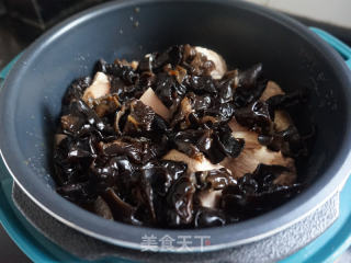 木耳炖肉的做法步骤：7