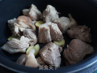 木耳炖肉的做法步骤：3