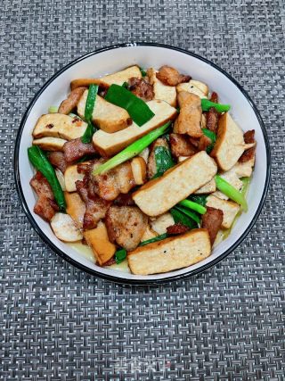香干炒五花肉的做法步骤：11
