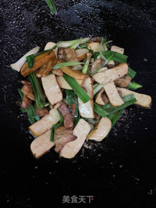 香干炒五花肉的做法步骤：10