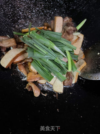 香干炒五花肉的做法步骤：9