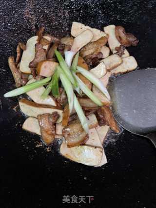 香干炒五花肉的做法步骤：8