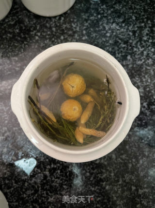 独脚金炖瘦肉汤的做法步骤：6