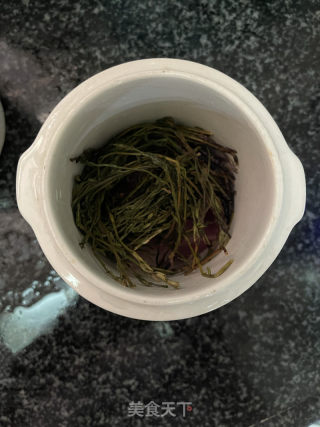 独脚金炖瘦肉汤的做法步骤：4