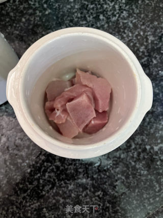 独脚金炖瘦肉汤的做法步骤：3