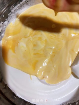 戚风蛋糕的做法步骤：9