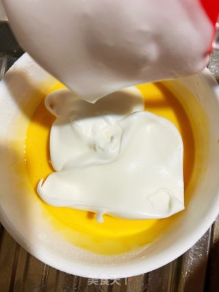 戚风蛋糕的做法步骤：7