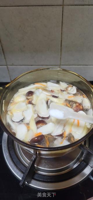 姬松茸肉片汤的做法步骤：11