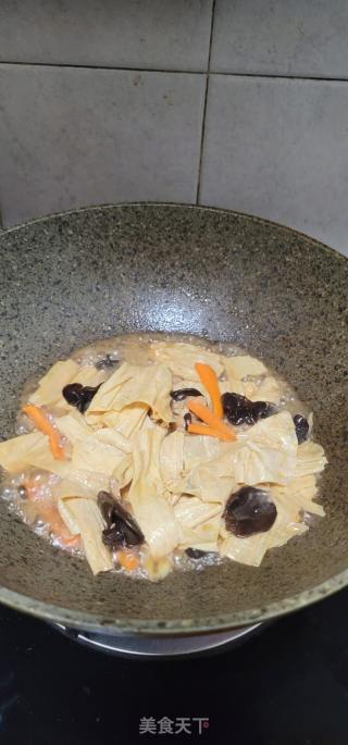 瘦肉烧腐竹木耳的做法步骤：8