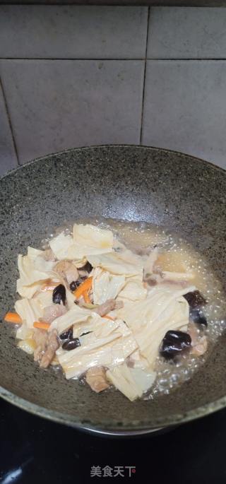 瘦肉烧腐竹木耳的做法步骤：7