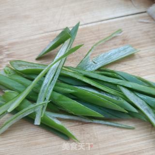 猪蹄炒鹿茸菇的做法步骤：5