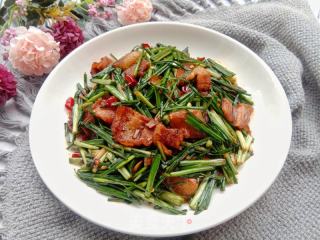 回锅肉炒野葱的做法步骤：10