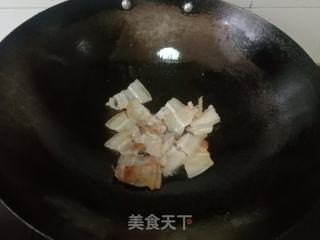 回锅肉炒野葱的做法步骤：4
