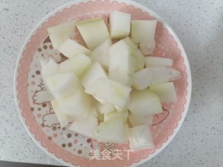 冬瓜排骨汤的做法步骤：2