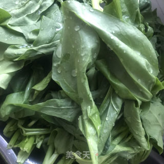 菠菜鸡蛋饼的做法步骤：1