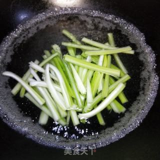 西芹炒肉丝的做法步骤：4