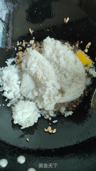 香菇蛋炒饭的做法步骤：5