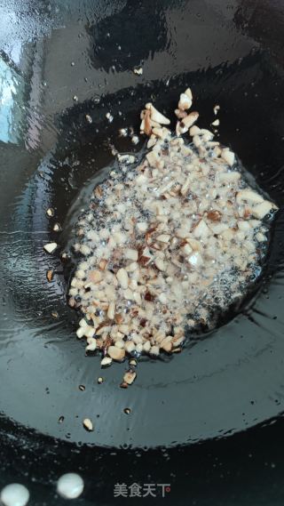 香菇蛋炒饭的做法步骤：3