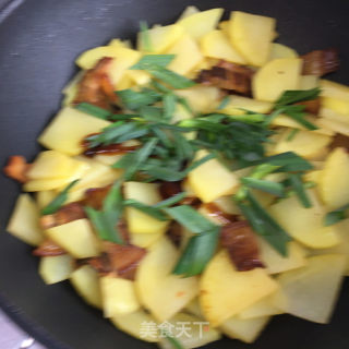 腊肉炒土豆片的做法步骤：6