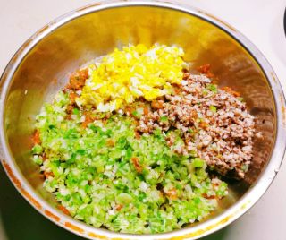 鲜肉香菜水饺的做法步骤：4