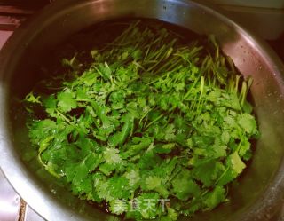鲜肉香菜水饺的做法步骤：2